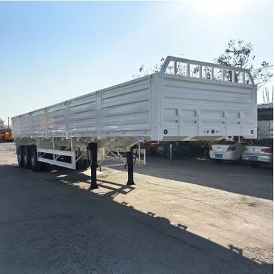 Semi-trailer voor vrachtwagens met verwijderbare zijkant en veelzijdig ontwerp