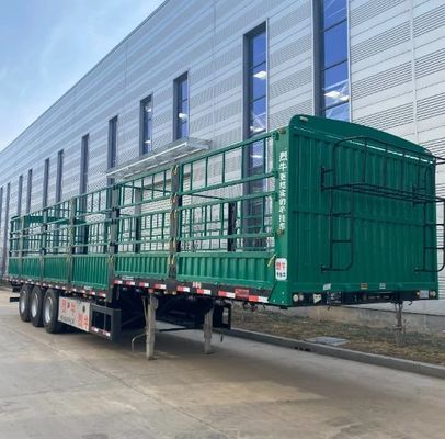 Semi-trailer met hek en staalstapel met Wabco-remstelsel en T30/30 springremkamer