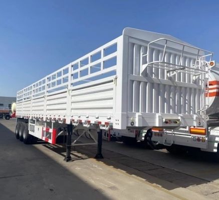 Truck Trailer Hoog hek Veehouderij Dieren Beeste Veevoergoederen Cargo Halvtrailer met 3/4 as