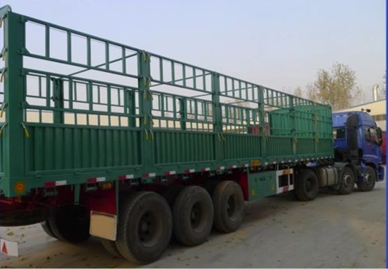 Semi-trailer voor groenten en vee 3 as 7,5 ton Tare Gewicht Mechanische ophanging