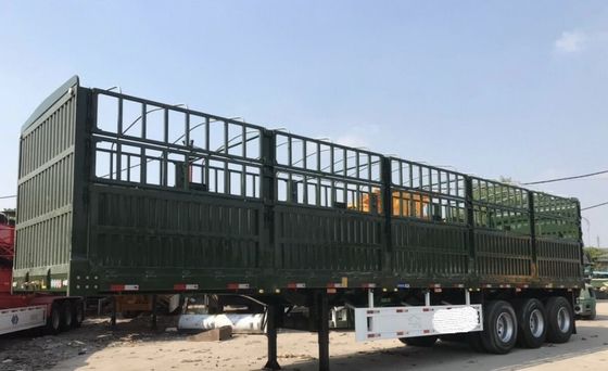 Semi-trailer voor groenten en vee 3 as 7,5 ton Tare Gewicht Mechanische ophanging