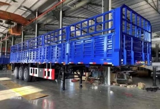 Op maat gemaakte multiassige staalhalf-aanhangwagen voor vrachtwagenheining en maximale lading 40-80 ton