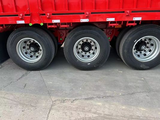 Trucktrailer voor het vervoer van vee 3 assen 20-40 ton Hoge hek Halve aanhangwagen
