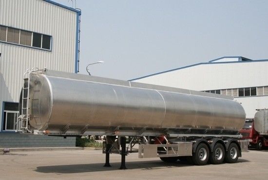 Standaard 28 ton landingsgestel Wosheng half-aanhanger voor olie/water/melk/benzinetank
