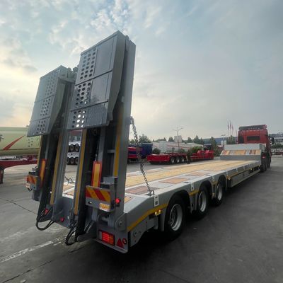 Luchtophanging 3 assen 40-80 ton staal laagbed half-aanhanger voor graafmachines en dozers