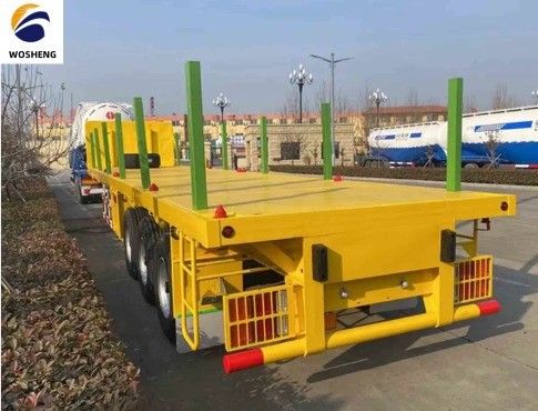 Transportplatform voor het transport van hout met drie assen