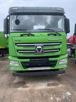 Eenrijzige stoel 371 375 400 pk Gebruikte vrachtwagenkop 4x2 6x4 HOWO SITRACT Traktortruck
