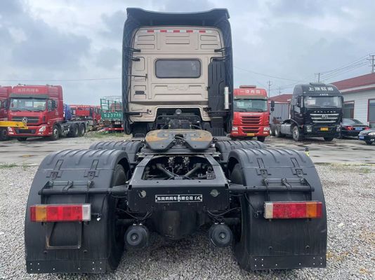 Eenrijzige stoel 371 375 400 pk Gebruikte vrachtwagenkop 4x2 6x4 HOWO SITRACT Traktortruck
