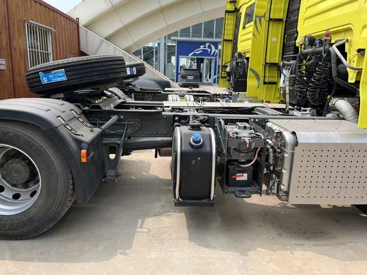 Manuele aandrijving Links sleepwagen Diesel trekker vrachtwagen voor zwaar vervoer aanhangwagen vrachtwagen